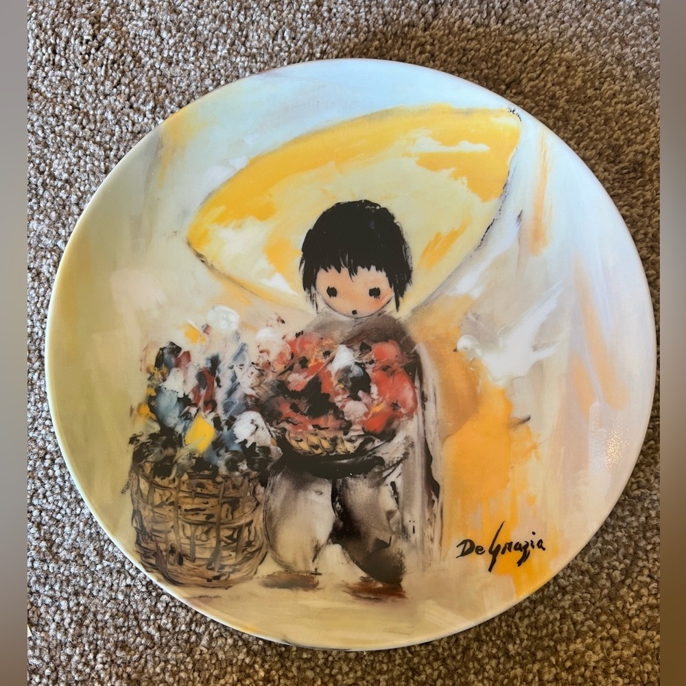 “Gentle white dove” Children of the Sun decorative 8.5” plate New original box.